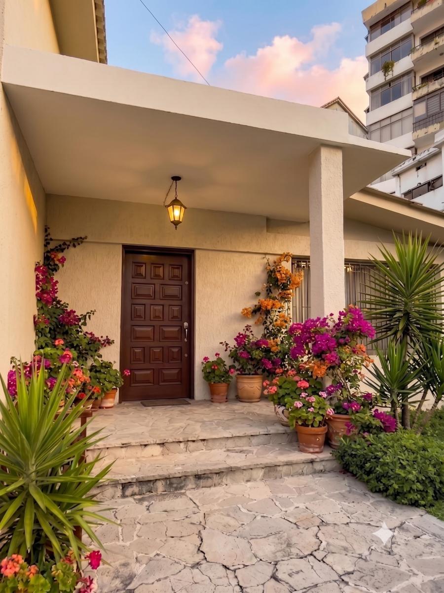 Vendo Casa de 450 m² con 4 Habitaciones en Venta en Urdesa, Guayas — imagen 8
