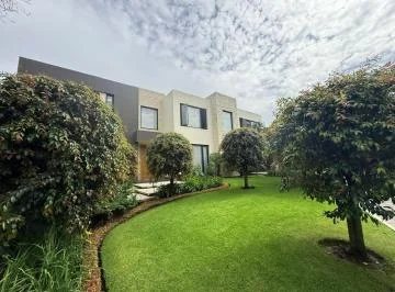 Espectacular Casa de Venta en El Club de Golf Arrayanes! Puembo! — imagen 5