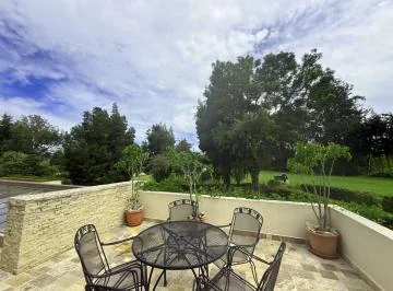 Espectacular Casa de Venta en El Club de Golf Arrayanes! Puembo! — imagen 2