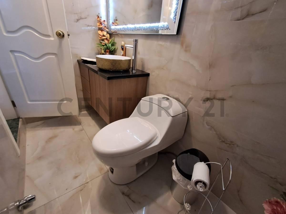 Casa de Lujo en Venta en Urbanización Exclusiva Conocoto — imagen 4