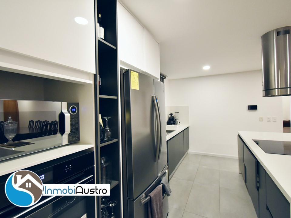 Av Ordoñez Lasso, Venta de Departamento con Acabados de Lujo, Azuay — imagen 9