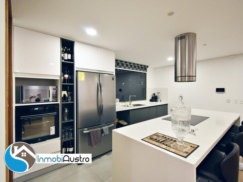 Av Ordoñez Lasso, Venta de Departamento con Acabados de Lujo, Azuay — imagen 8
