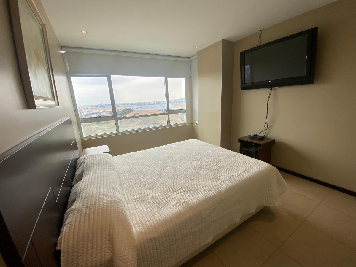 Vendo Hermoso Depto. Esquinero. 2 Dorm. en Elite Building. Vista Panorámica, Guayas — imagen 8