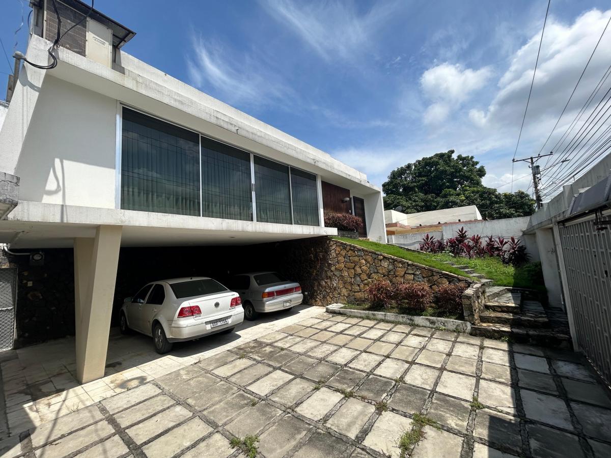 Se Vende Hermosa Casa en Urdesa Central, Guayas — imagen 9