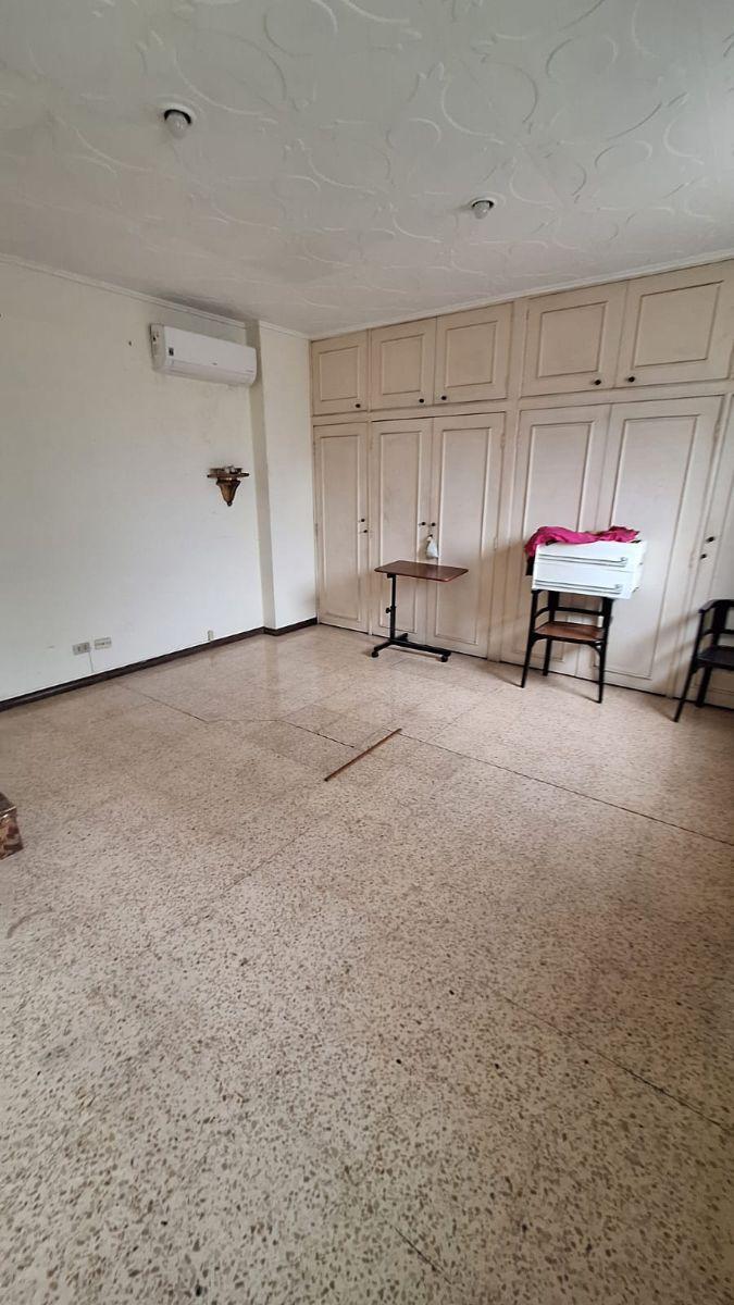 Venta de Casa con Uso de Suelo Comercial Urdesa Central Av Principal, Guayas — imagen 6