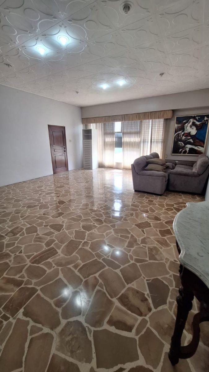 Venta de Casa con Uso de Suelo Comercial Urdesa Central Av Principal, Guayas — imagen 3