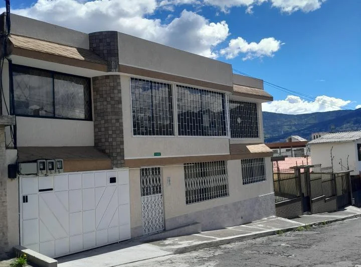 Vendo Casa Rentera Independiente, Centro Sur - Este de Quito, Sector Luluncoto — imagen 1