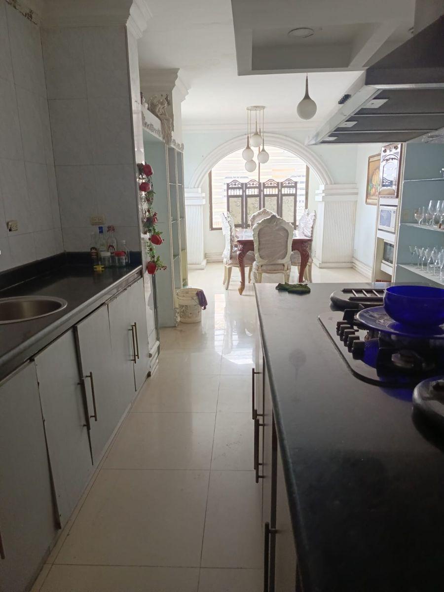 Venta Casa Rentera Esquinera en Sucre y Av Briones, Guayas — imagen 9