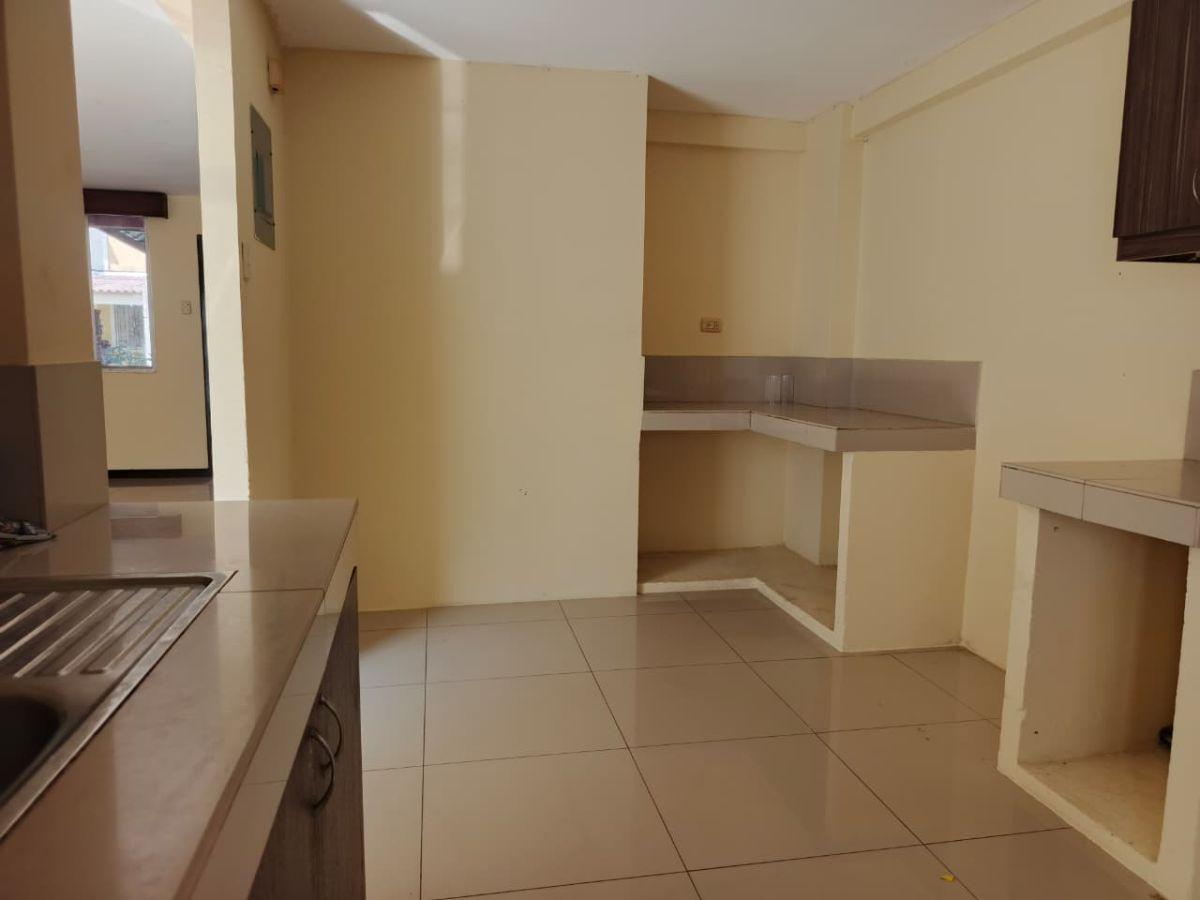 Venta de Casa en Urb. Gran Vittoria Etapa Rosetta Vía Samborondón Salitre, Guayas — imagen 3