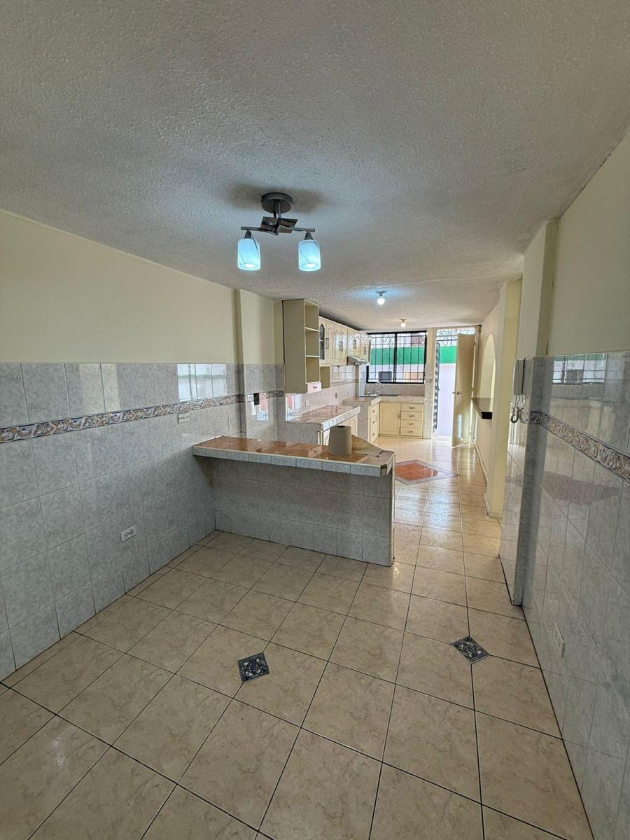 Hermosa Casa con Local de Venta (Sector Machala) — imagen 9