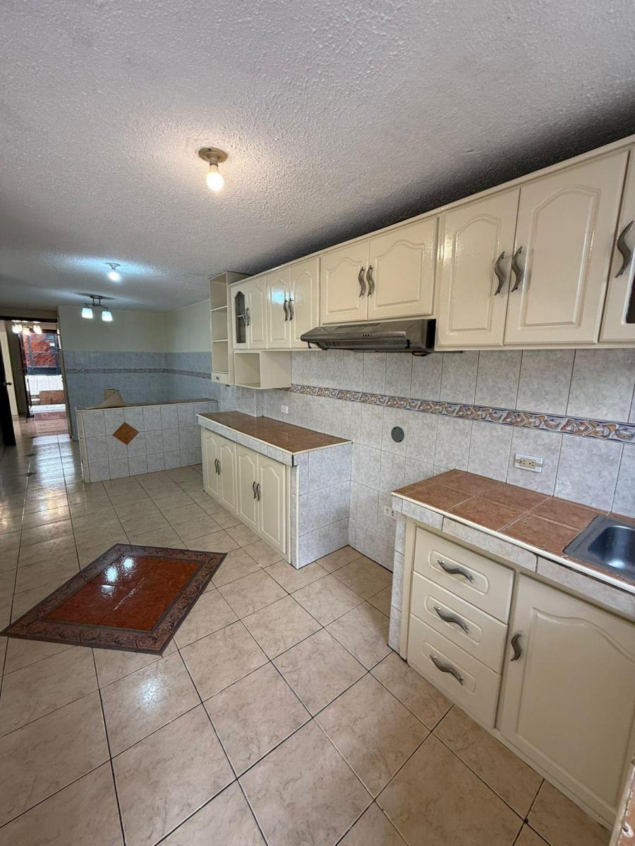 Hermosa Casa con Local de Venta (Sector Machala) — imagen 8