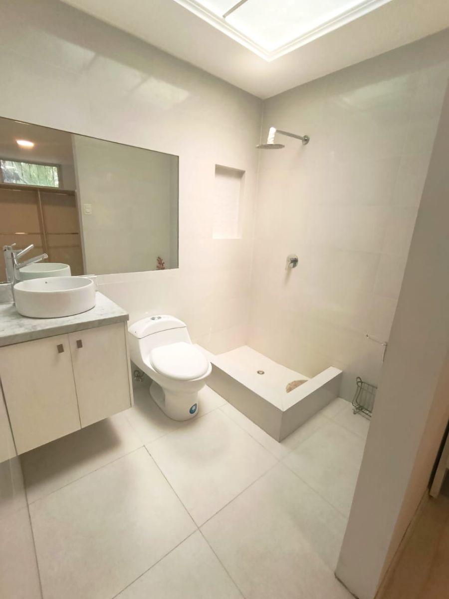Departamento de 154 m² con 2 Habitaciones en Venta en Urdesa, Guayas — imagen 5