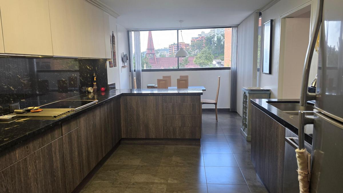 Departamento Totalmente Remodelado en Venta con Terraza | Amplios Espacios y Ubicación Privilegiada — imagen 6