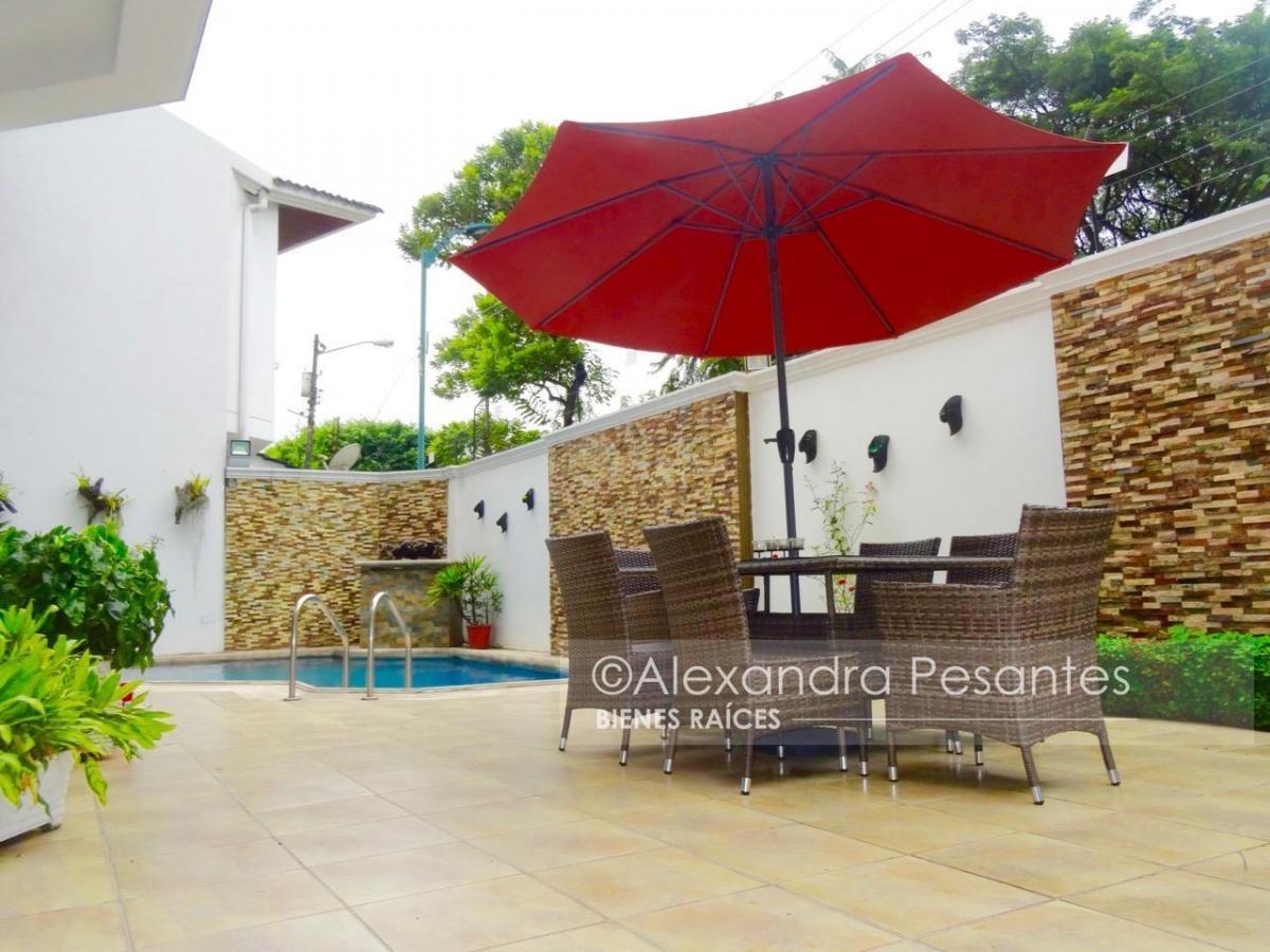Kennedy Norte. Urbanizacion Privada Casa Impecable 1000 m² en Venta, Guayas — imagen 10