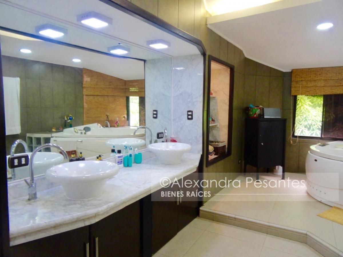 Kennedy Norte. Urbanizacion Privada Casa Impecable 1000 m² en Venta, Guayas — imagen 6