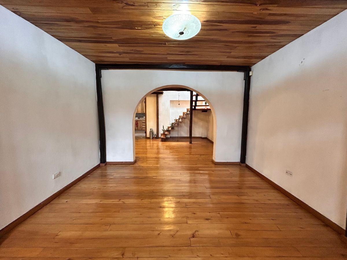Hermosa Casa Esquinera y Rentera en La Floresta — imagen 9