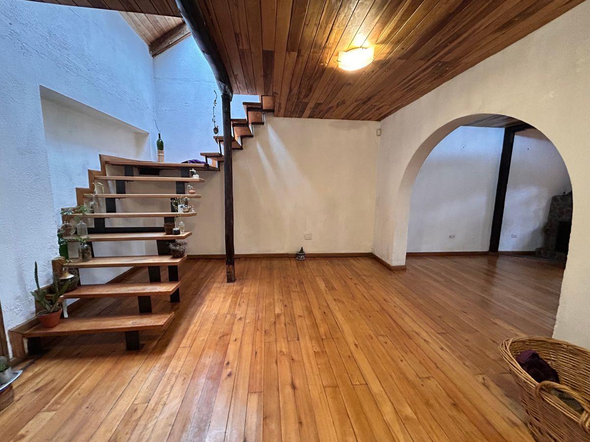 Hermosa Casa Esquinera y Rentera en La Floresta — imagen 8