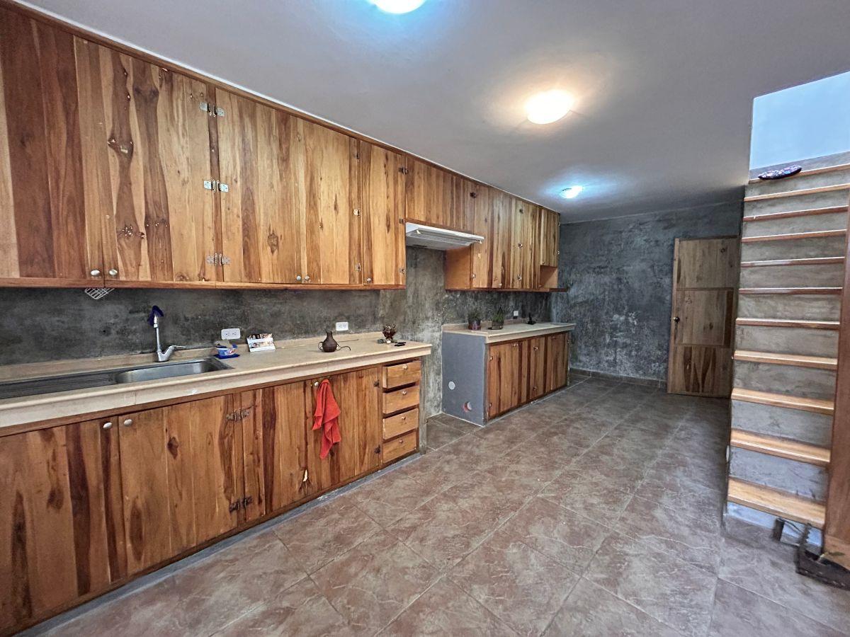 Hermosa Casa Esquinera y Rentera en La Floresta — imagen 6