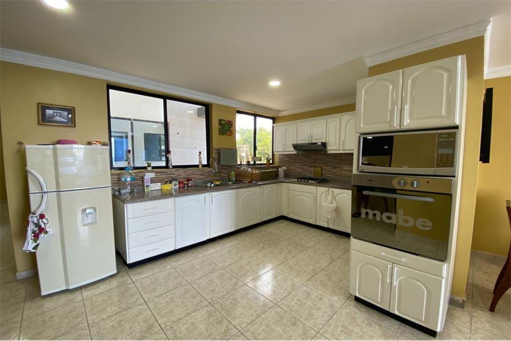 Departamento Amoblado de Venta Frente Al Mar Manta, Manabí — imagen 7