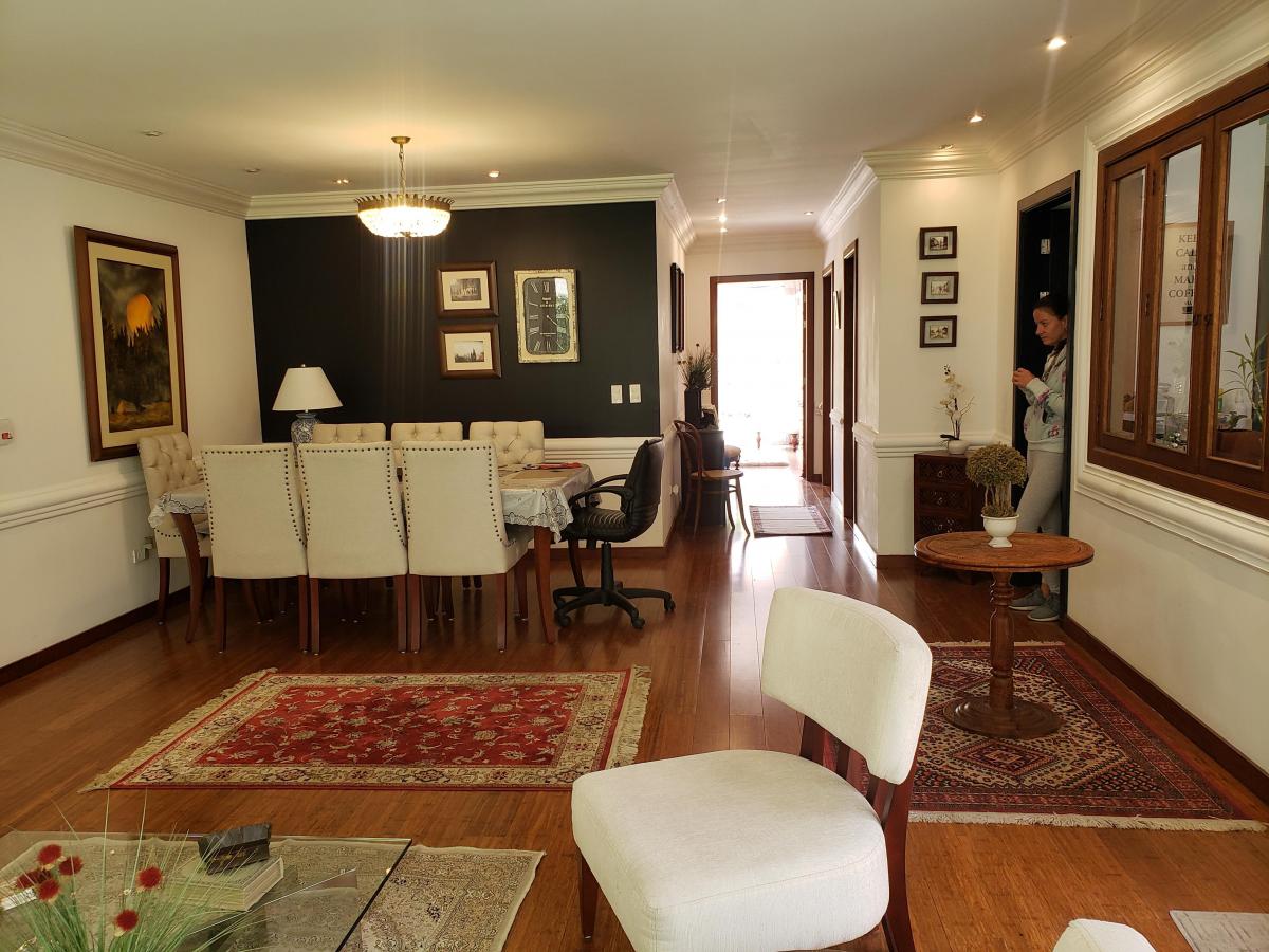 Sector Gonzales Suarez Precioso Departamento con Jardin de Venta — imagen 7