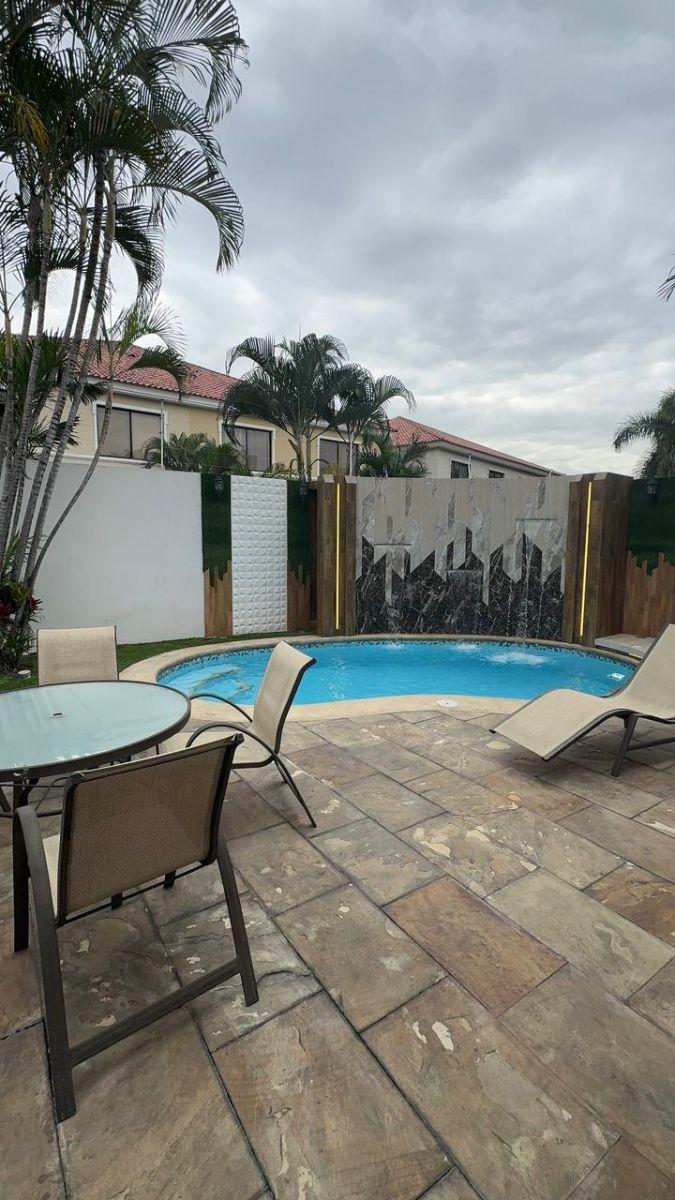 Samborondon Km 8 Laguna del Sol Hermosa Casa en Venta!, Guayas — imagen 4