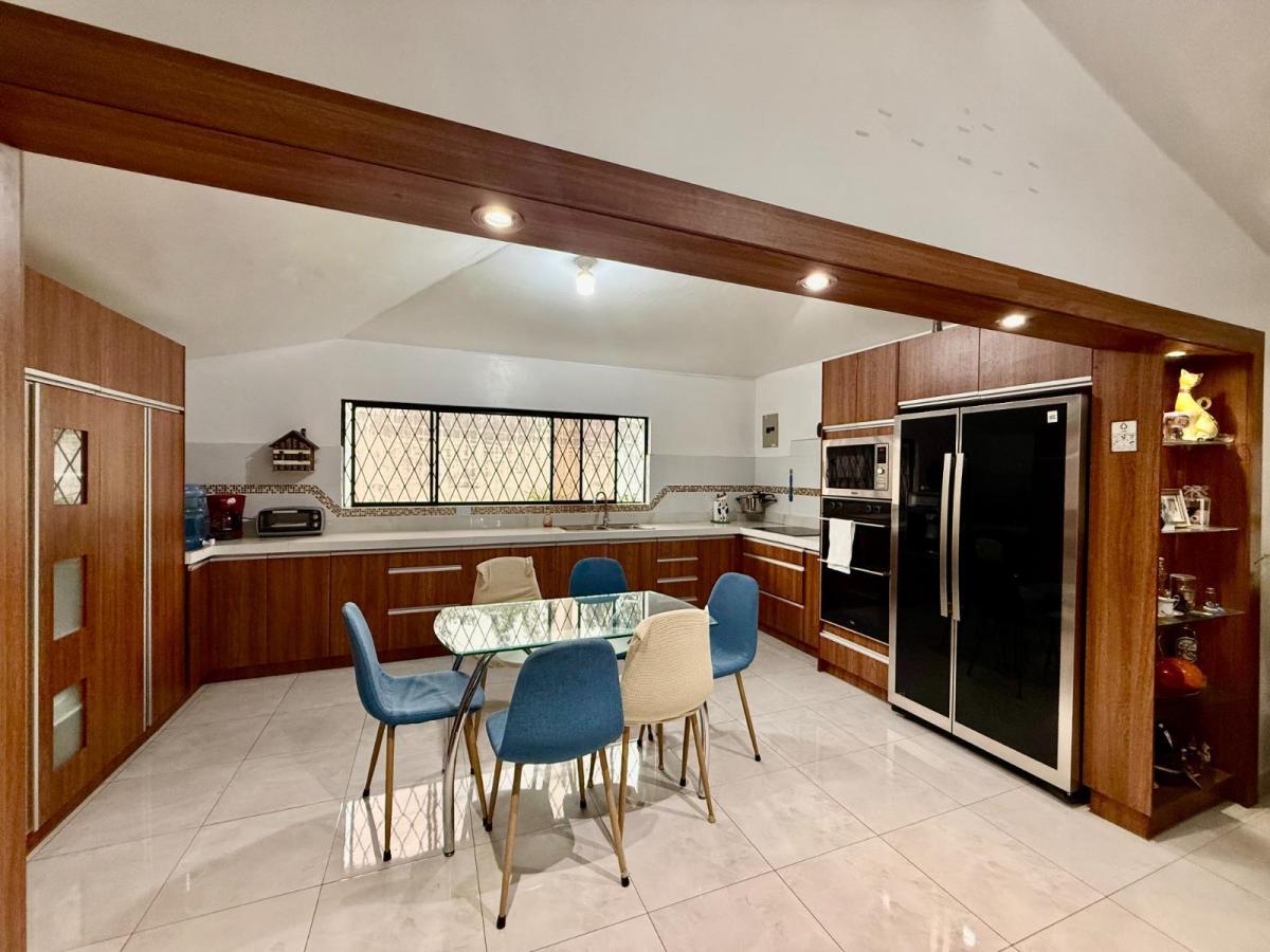 Los Chillos, La Merced, Hermosa Casa en Venta, 357 m² — imagen 2