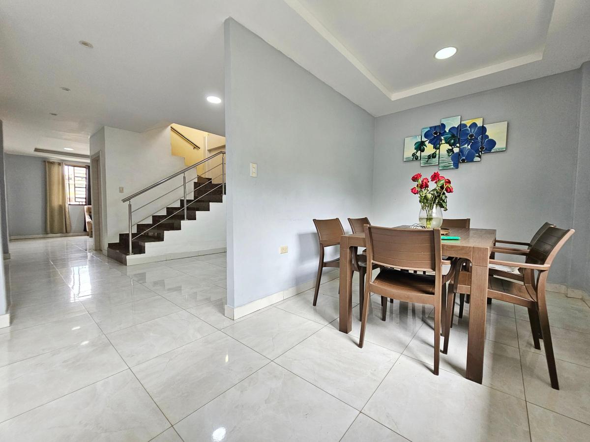 Vendo Hermosa Casa de 2 Pisos a Pocas Cuadras del Mar en La Libertad — imagen 9