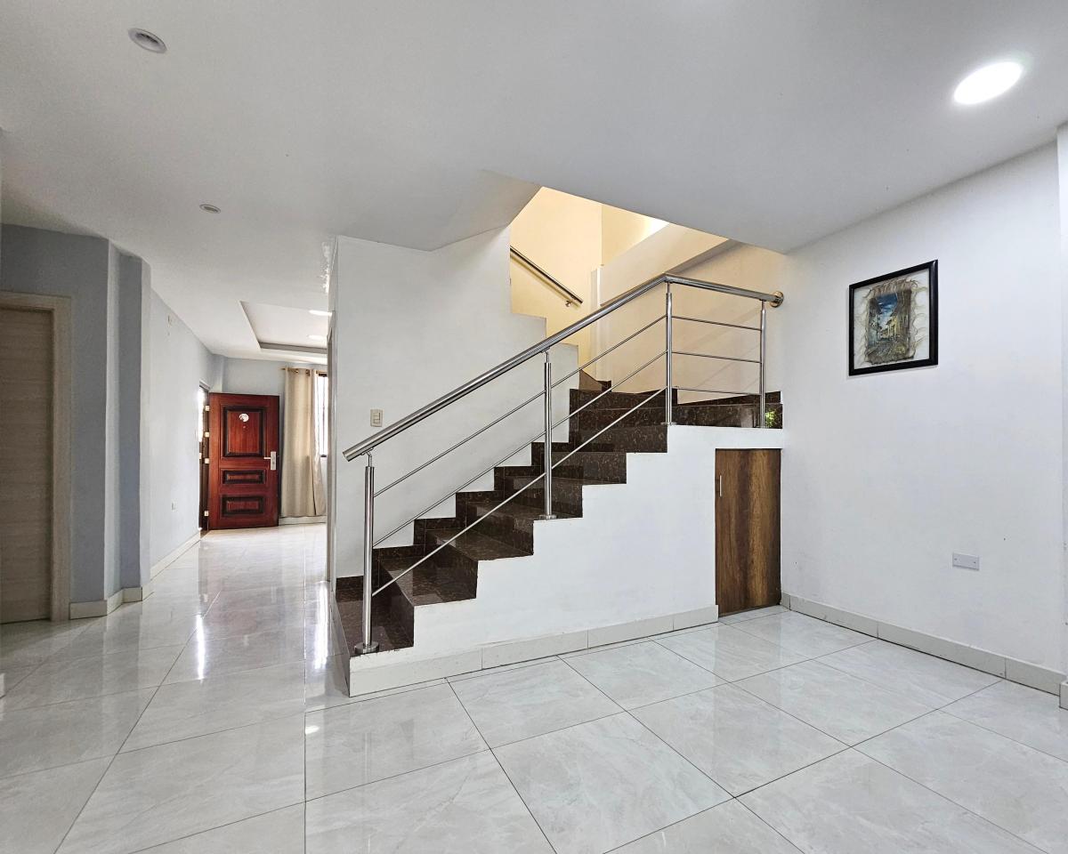 Vendo Hermosa Casa de 2 Pisos a Pocas Cuadras del Mar en La Libertad — imagen 7