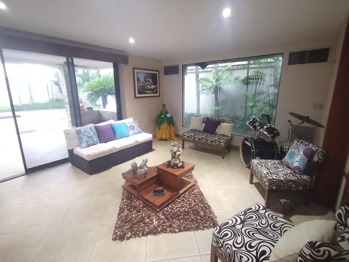Casa Amplia con Terreno Para Familias o Proyectos de Inversión – Samborondón (Wl), Guayas — imagen 8