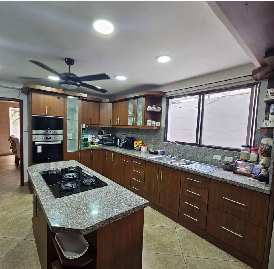 Casa Amplia con Terreno Para Familias o Proyectos de Inversión – Samborondón (Wl), Guayas — imagen 7
