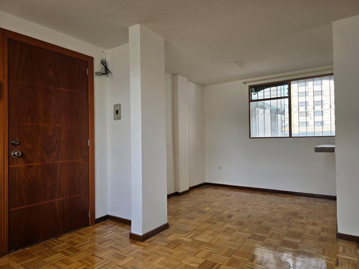 Venta Departamento Remodelado Av Los Granados Cerca Udla Condominios El Batán — imagen 3