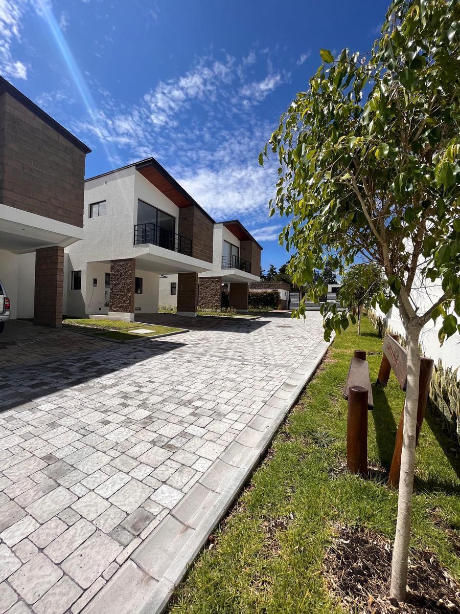 Valle de Los Chillos Sector Santa Clara Se Vende Casas No Adosadas, Modernas Dentro de Urb. Cerrada — imagen 10