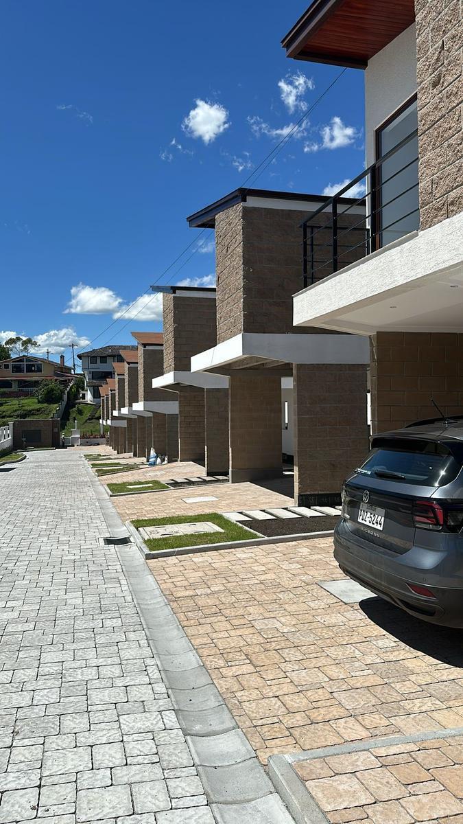 Valle de Los Chillos Sector Santa Clara Se Vende Casas No Adosadas, Modernas Dentro de Urb. Cerrada — imagen 6