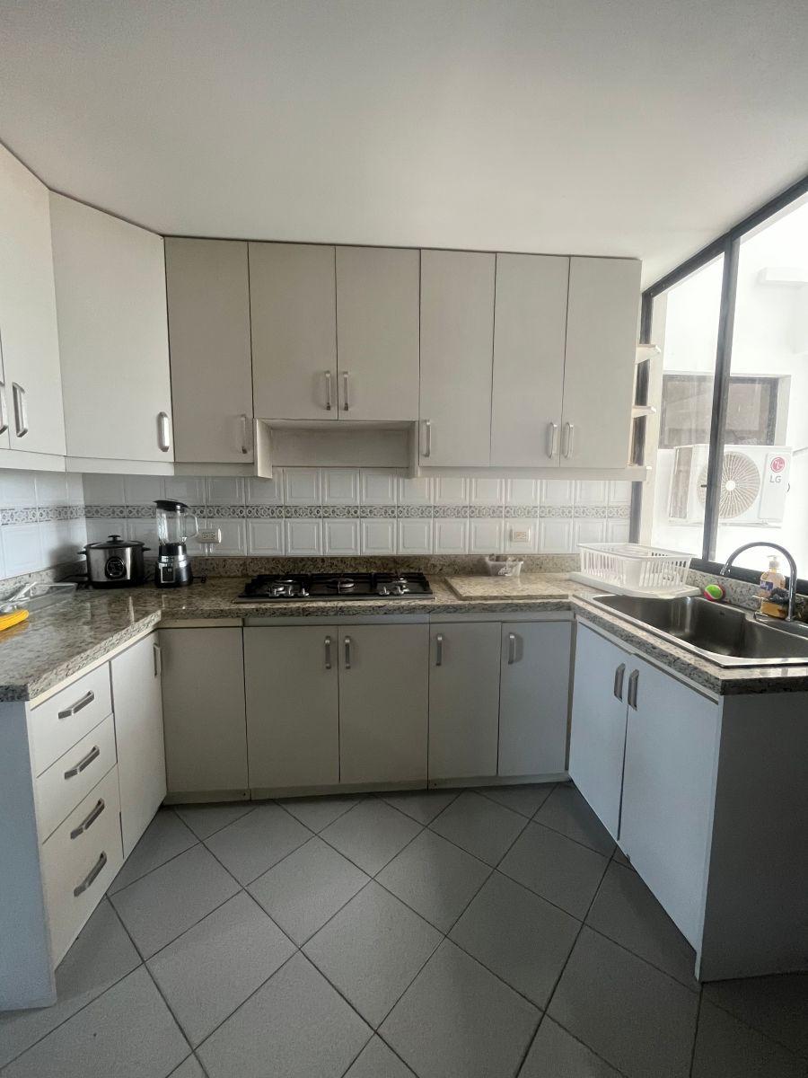 Departamento Frente Al Mar en Venta 3 Dorm. Salinas — imagen 2
