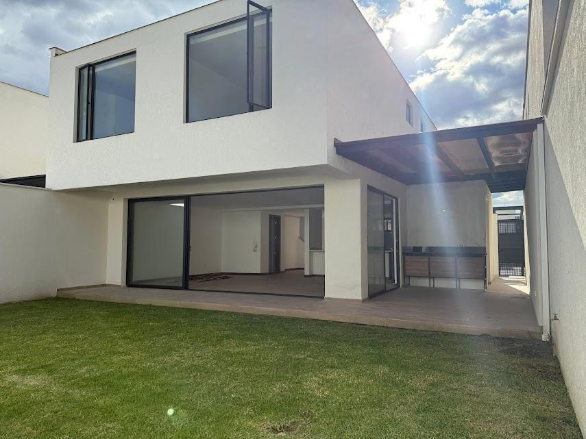 Casa en Tumbaco Cerca a La Interocranica y Ruta Viva — imagen 9