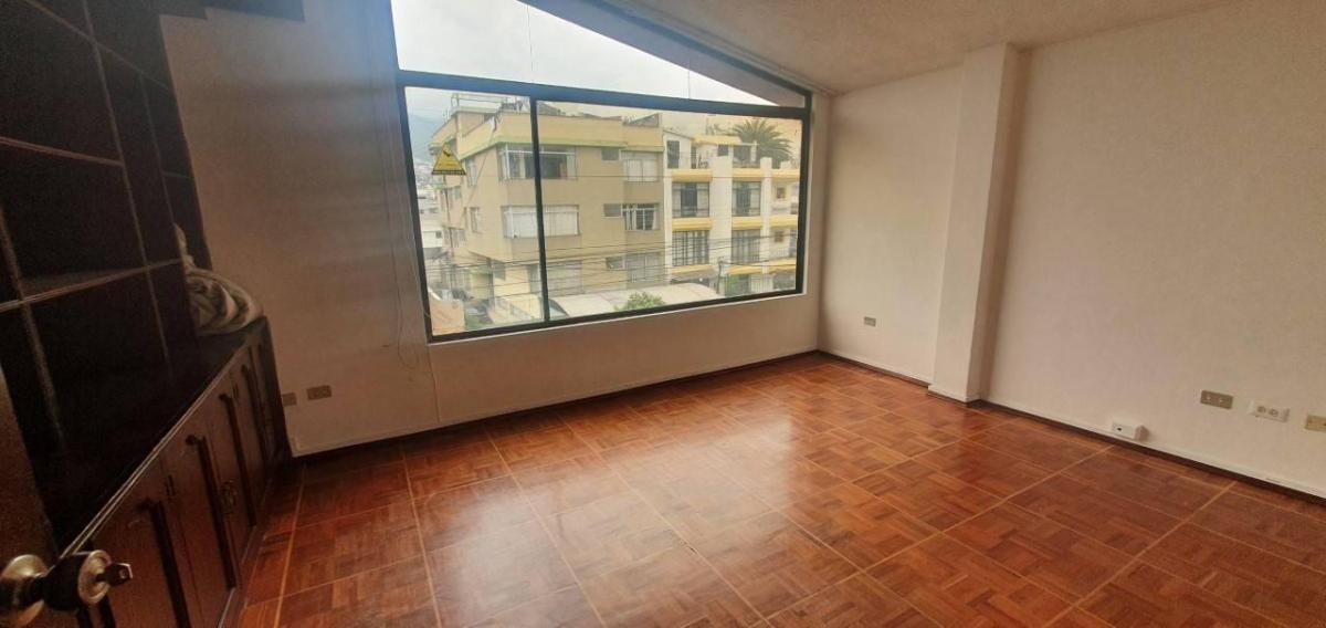 Se Vende Casa Sector Jipijapa — imagen 2