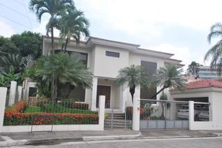 Venta Lujosa Casa Urbanización Los Olivos Ceibos con Piscina (Gim), Guayas — imagen 9
