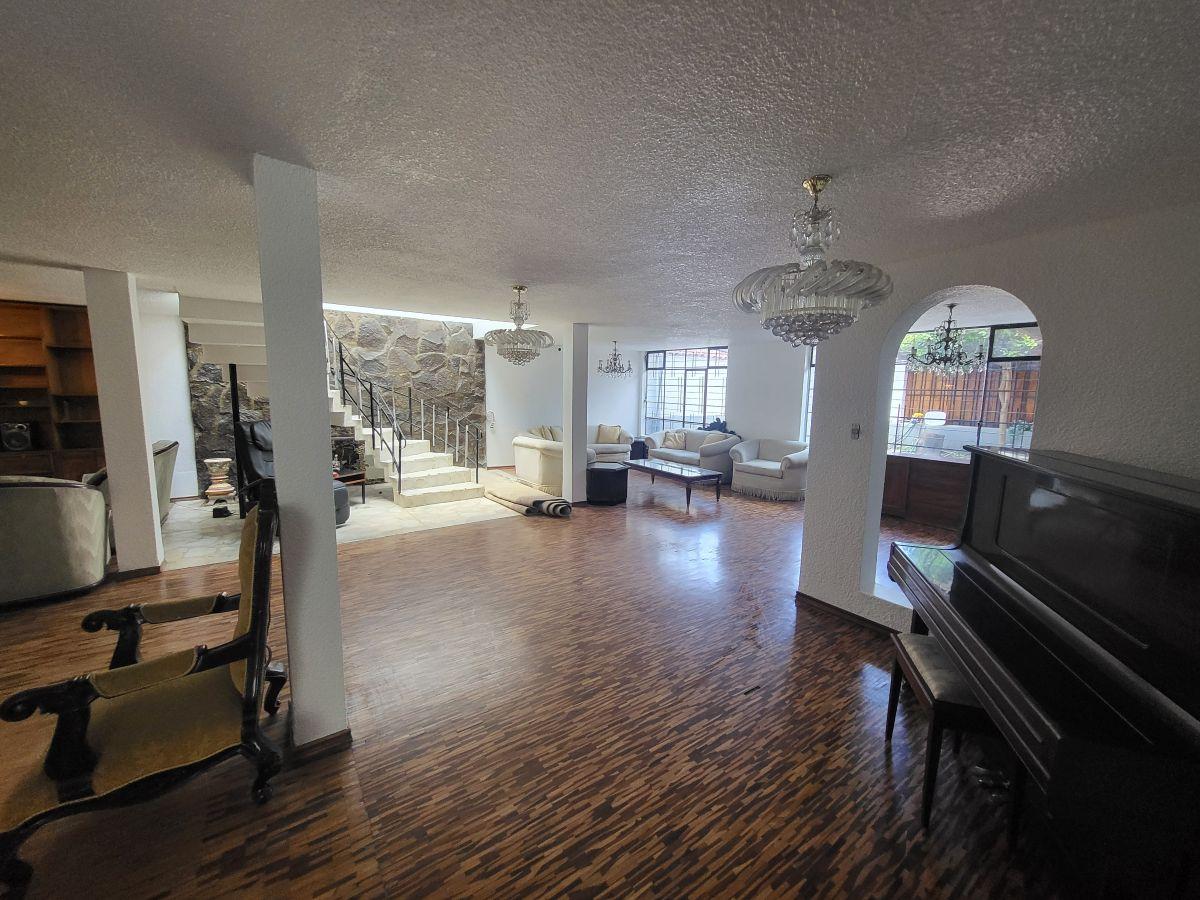 Oportunidad Amplia y Confortable Casa en Venta — imagen 8