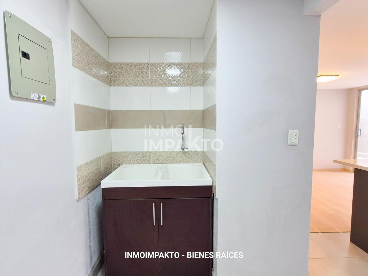Departamento en Venta Planta Baja con Patio Centro Norte de Quito La Mariscal — imagen 2