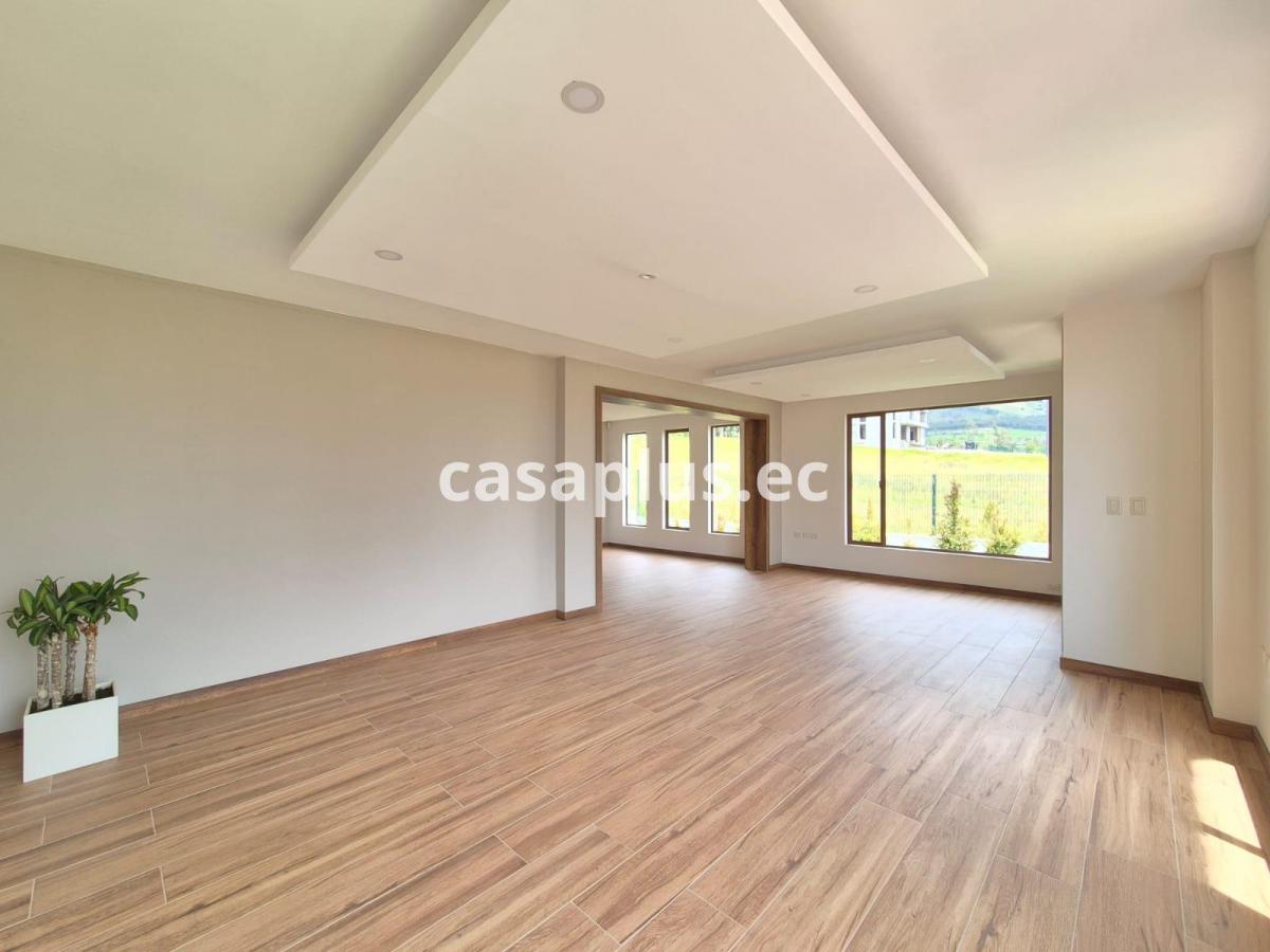Casa por Estrenar en Venta en Belisario Quevedo en Latacunga, Cotopaxi — imagen 8