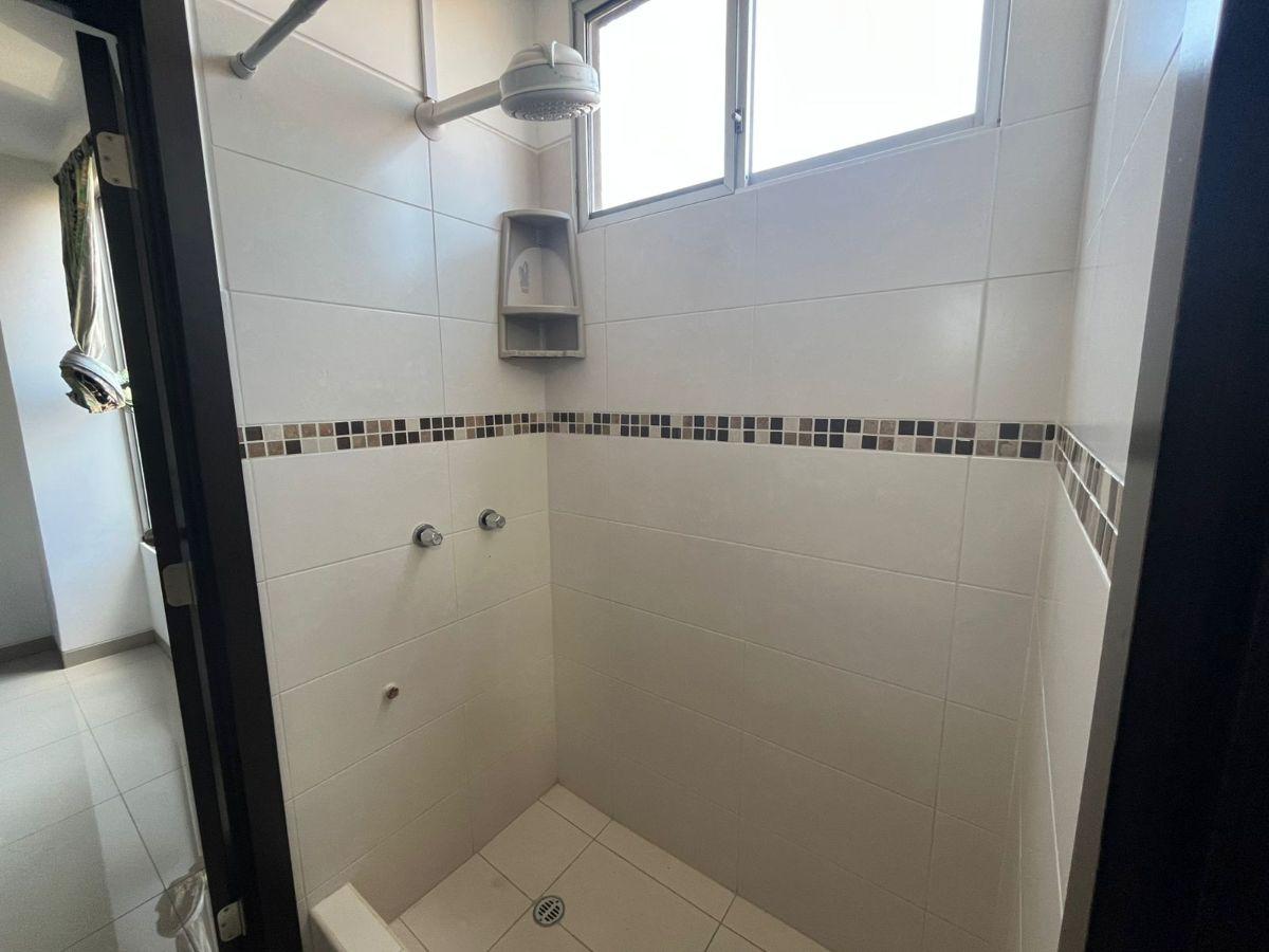Vendo Casa en Urb. Romadera, Guayas — imagen 7