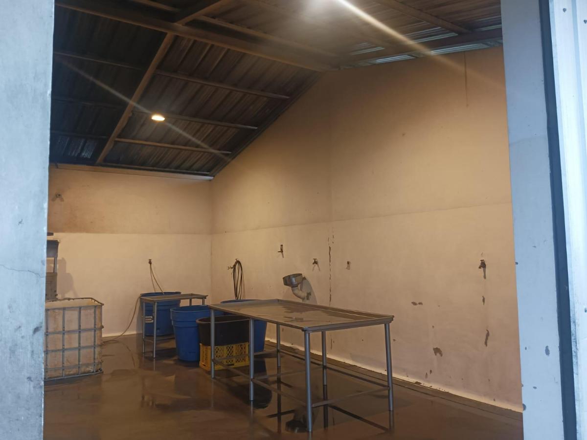 En Venta Terreno Comercial con Galpón U$s 250.000 Sector El Inga — imagen 4