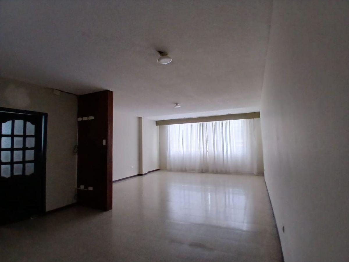 Se Vende Departamento en Circunvalación Sur – Sector Urdesa Central, Guayas — imagen 8