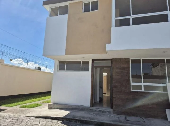 Casa en Venta Sector El Dean Bajo - Conocoto — imagen 1