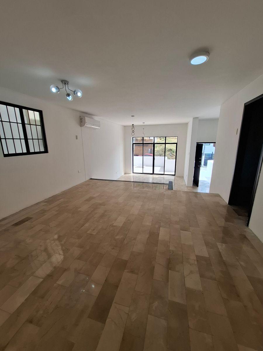 Ceibos Norte: en Venta Impecable Casa Remodelada de 4 Habitaciones con Patio y Terraza, Guayas — imagen 9