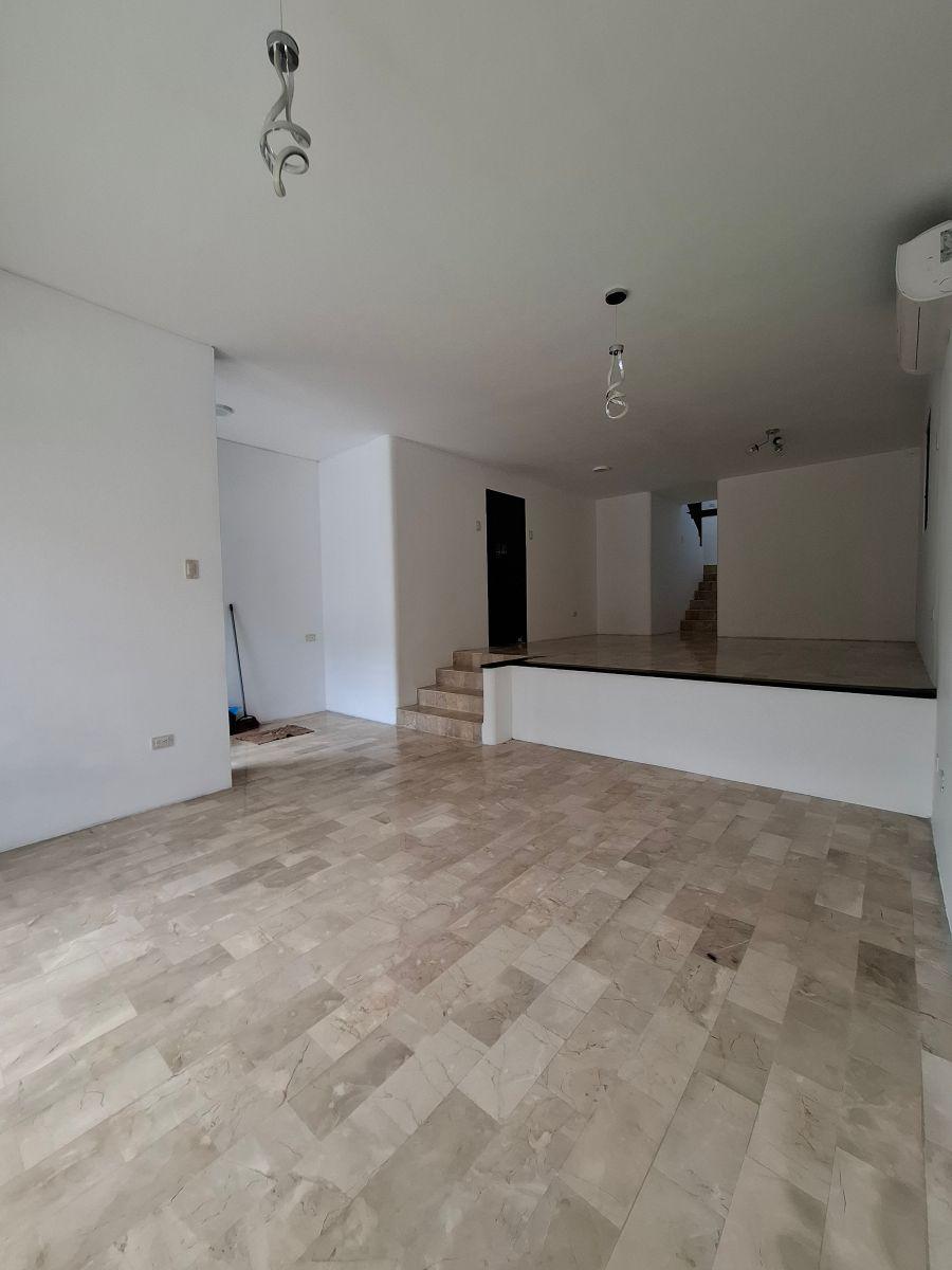 Ceibos Norte: en Venta Impecable Casa Remodelada de 4 Habitaciones con Patio y Terraza, Guayas — imagen 7