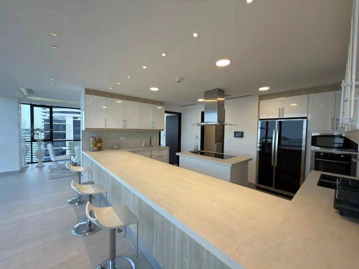 Exclusivo Penthouse con Vista Al Rio en Venta en Bellini (Puerto Santa Ana), Guayas — imagen 10