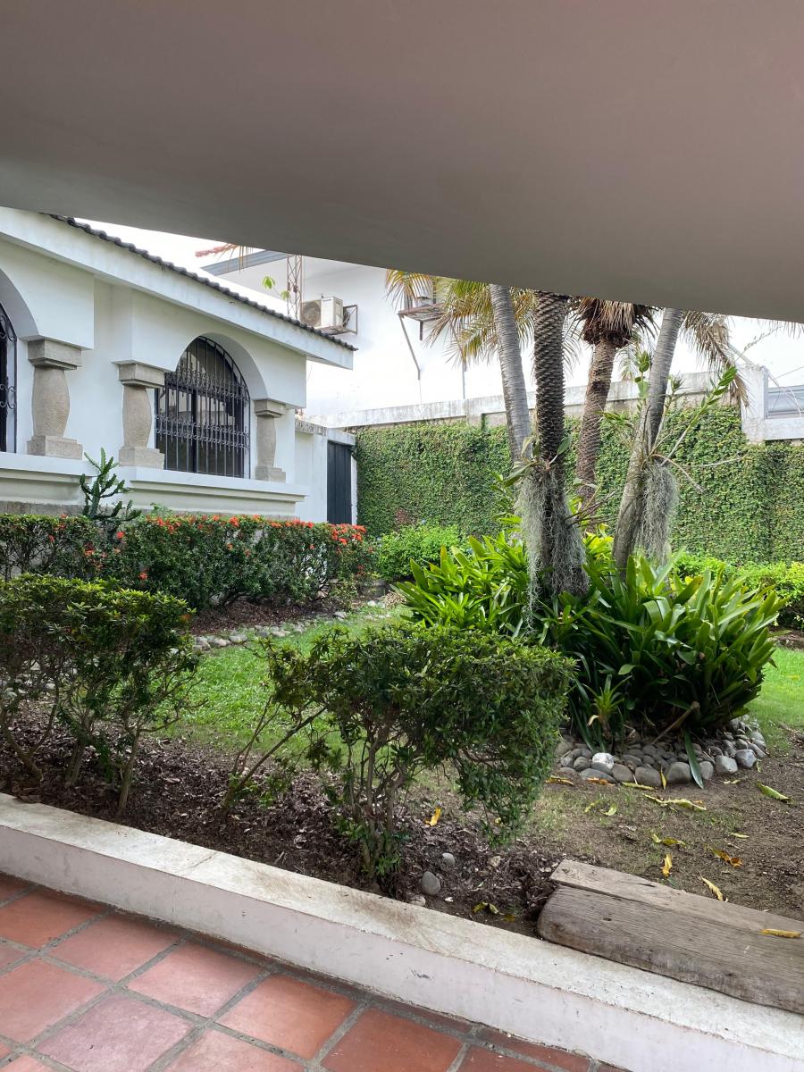 Vendo Casa en Urb. Los Parques, Guayas — imagen 10