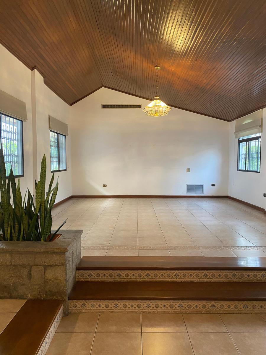 Vendo Casa en Urb. Los Parques, Guayas — imagen 9