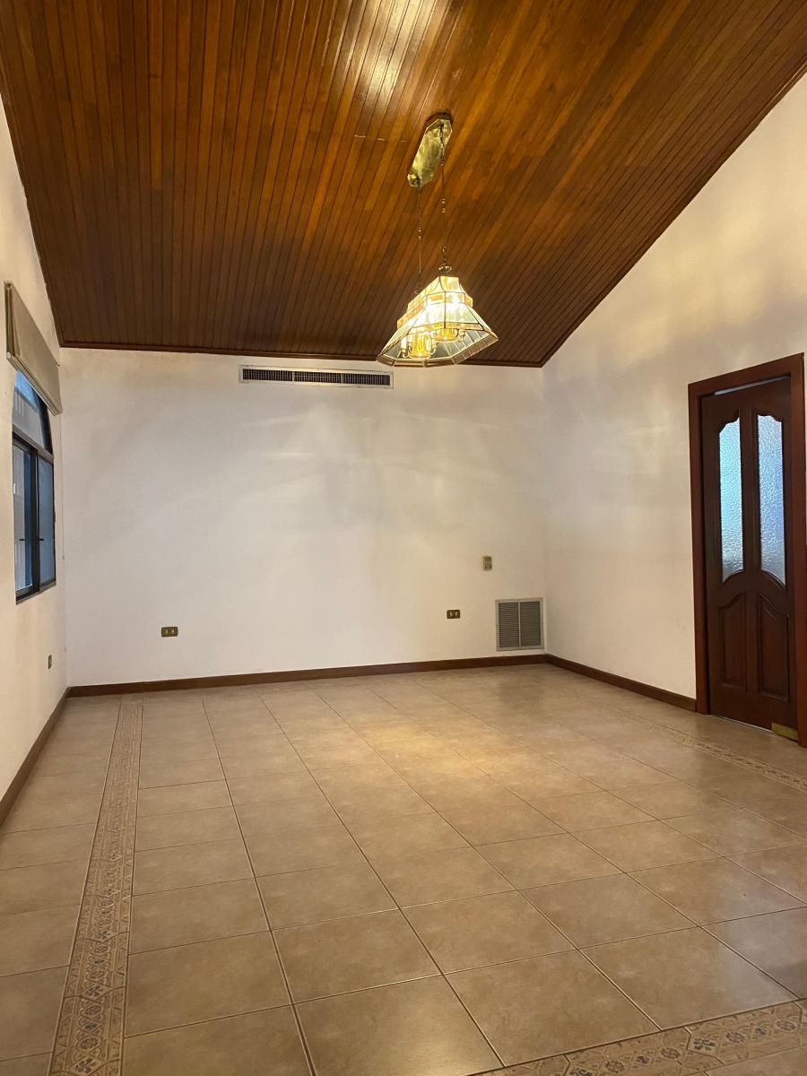 Vendo Casa en Urb. Los Parques, Guayas — imagen 8